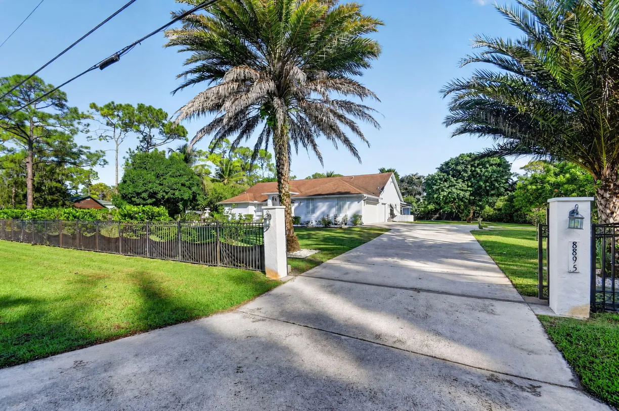8895 Palomino Drive, Lake Worth, FL 33467 Property for sale