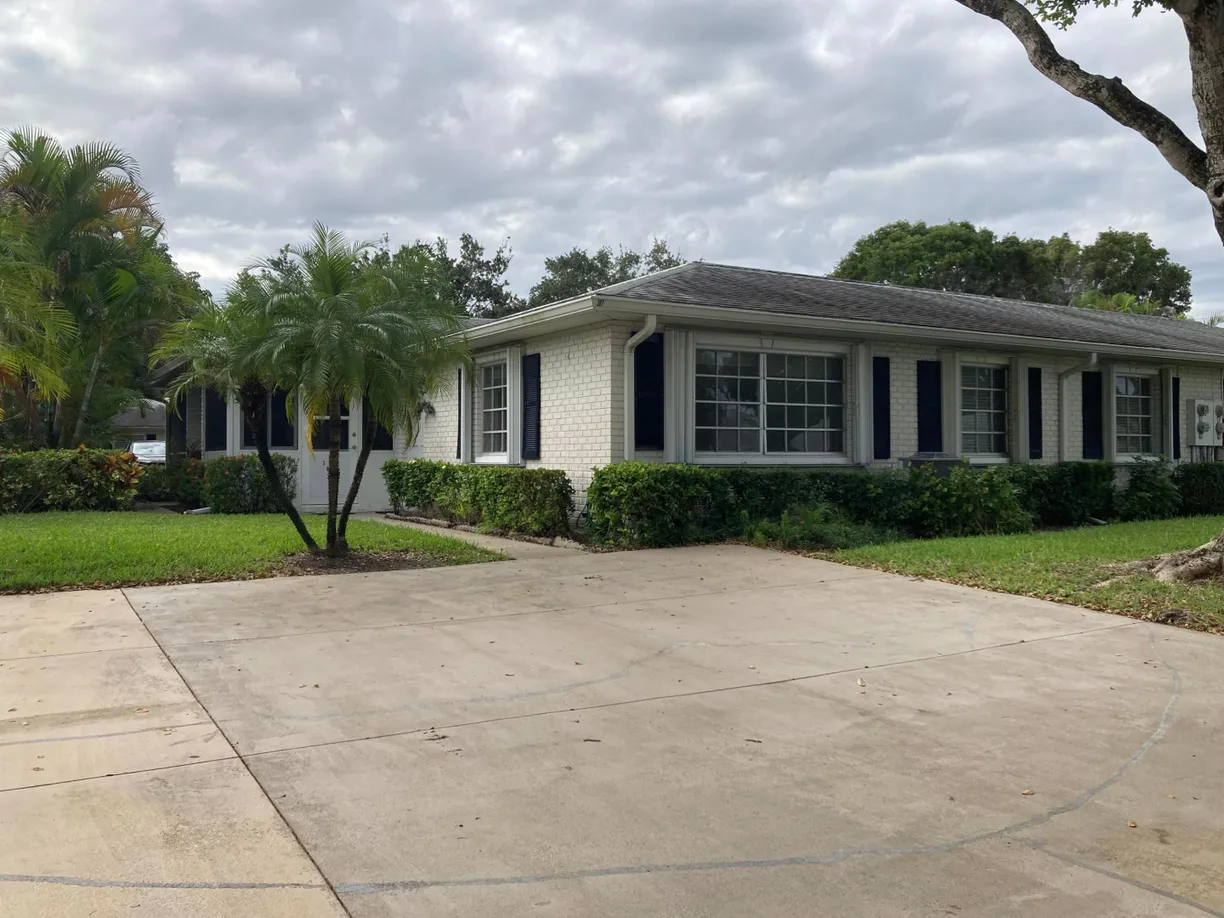 10105 S 44th Terrace S, Boynton Beach, FL 33436 Property for sale