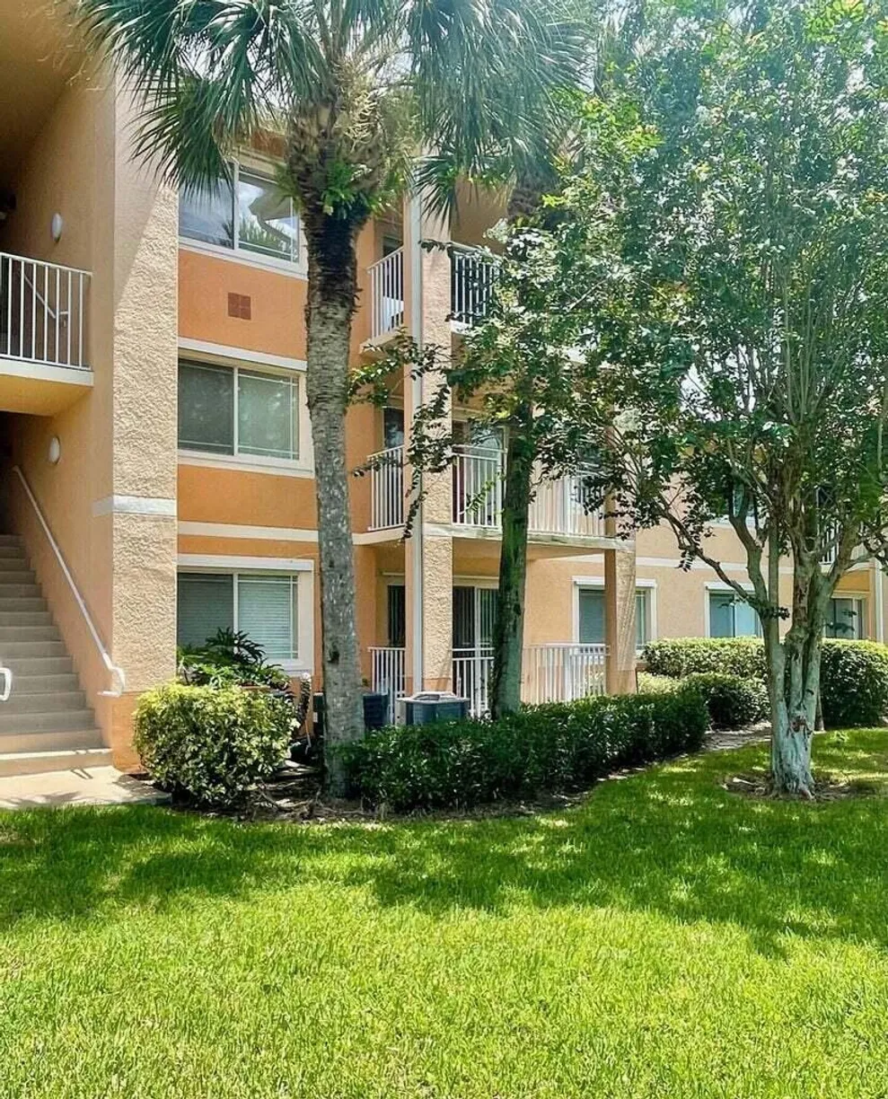 221 SW PALM Drive #104, Port St Lucie, FL 34986 Property for sale