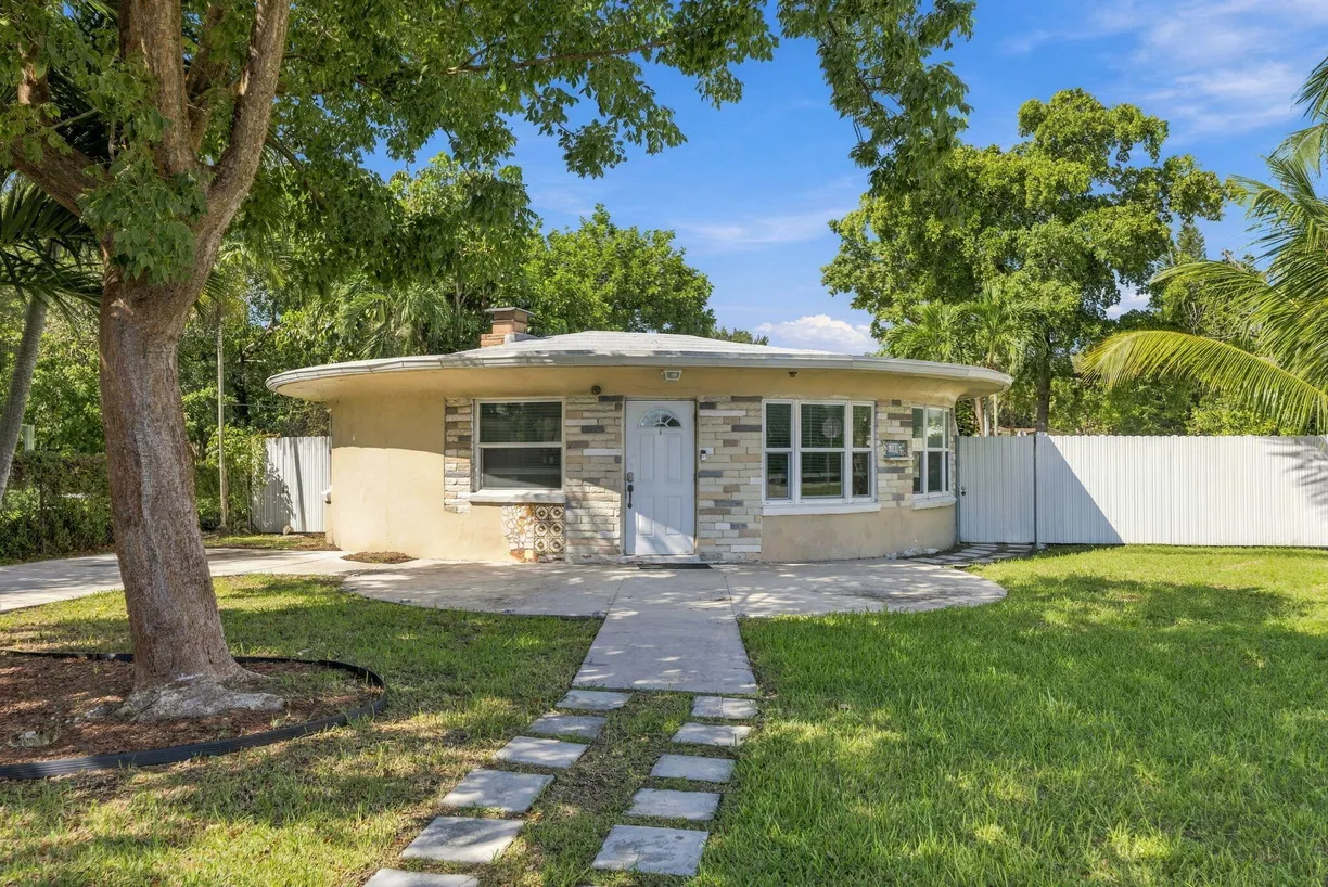 6100 Hayes Street, Hollywood, FL 33024 Property for sale
