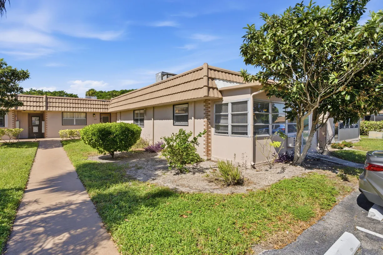 226 Seville Boulevard, Delray Beach, FL 33446 Property for sale