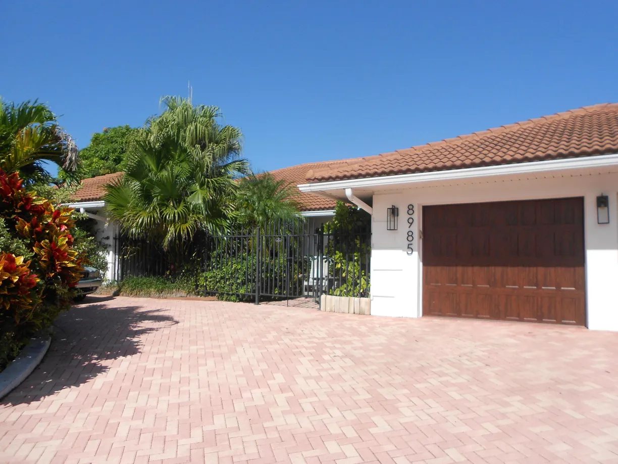 8985 SE HARBOR ISLAND Way, Hobe Sound, FL 33455 Property for sale