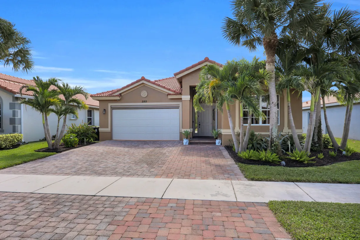 2165 Newport Isles Boulevard, Port St Lucie, FL 34953 Property for sale