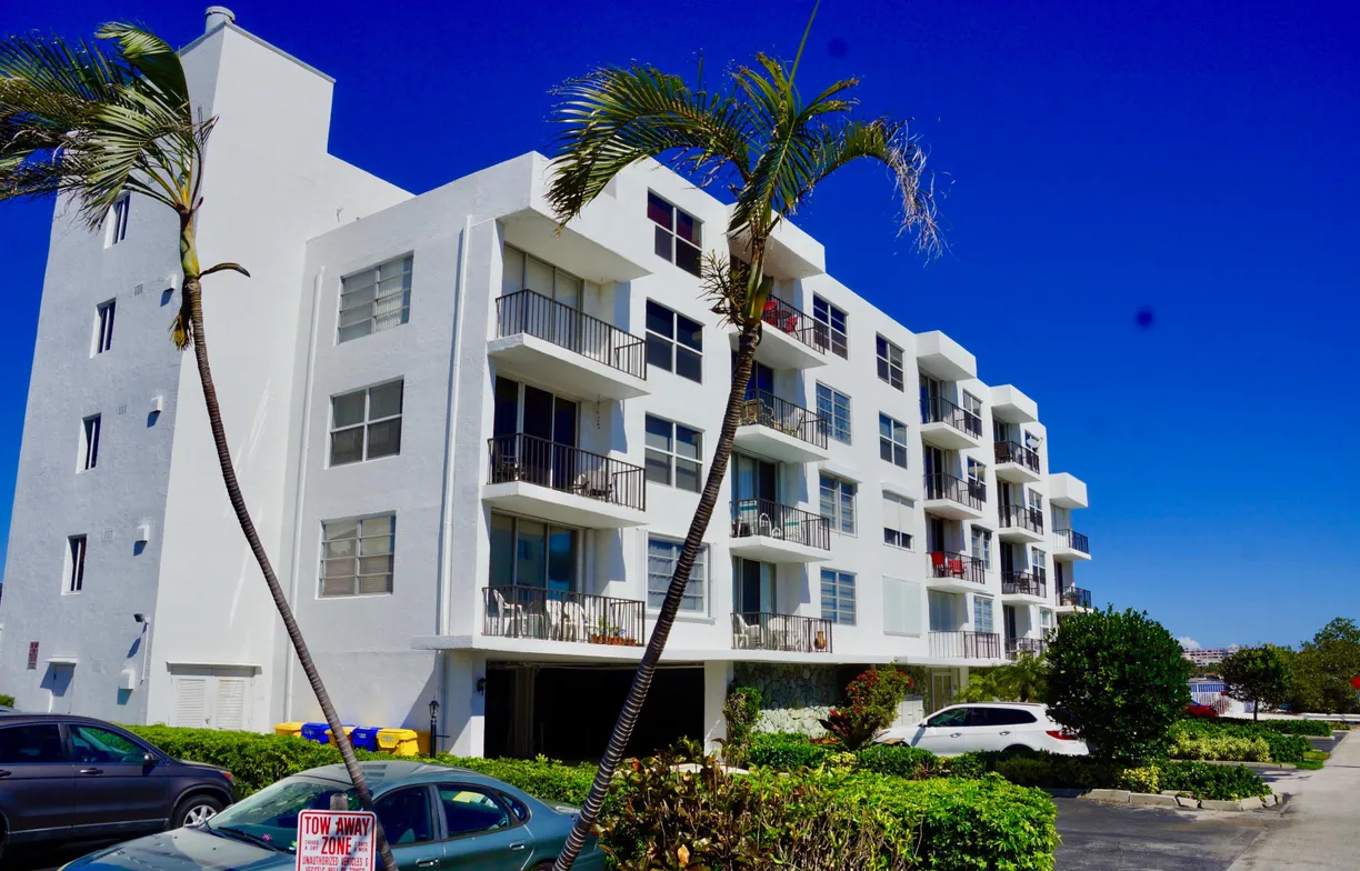 301 Croton Avenue #406, Lantana, FL 33462 Property for sale