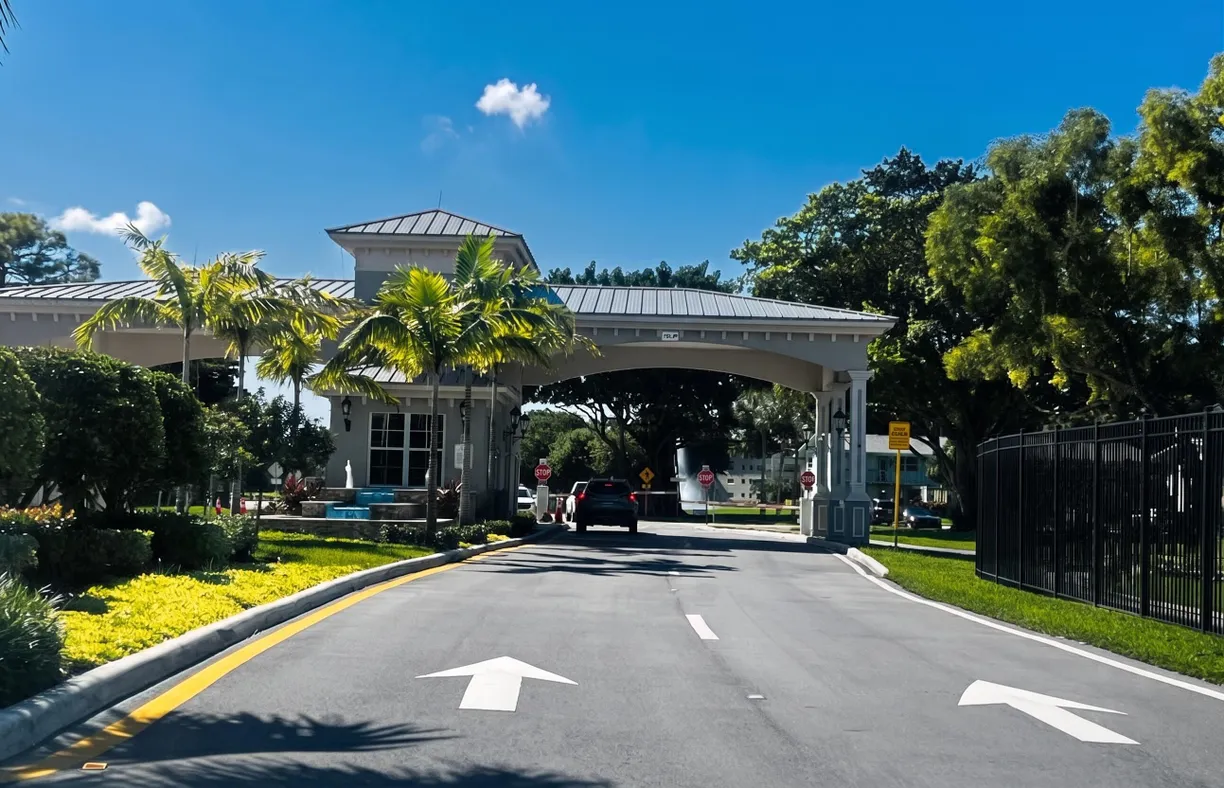 270 NEWPORT R Drive #R, Deerfield Beach, FL 33442 Property for sale