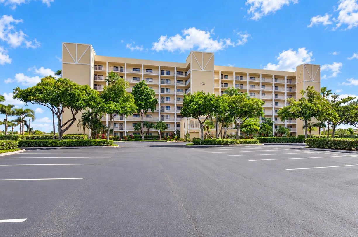 7260 KINGHURST Drive #404, Delray Beach, FL 33446 Property for sale