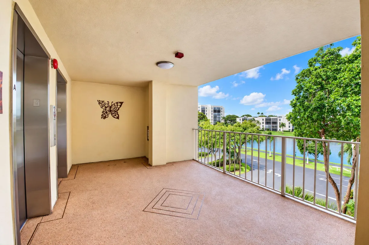 7260 KINGHURST Drive #404, Delray Beach, FL 33446 Property for sale