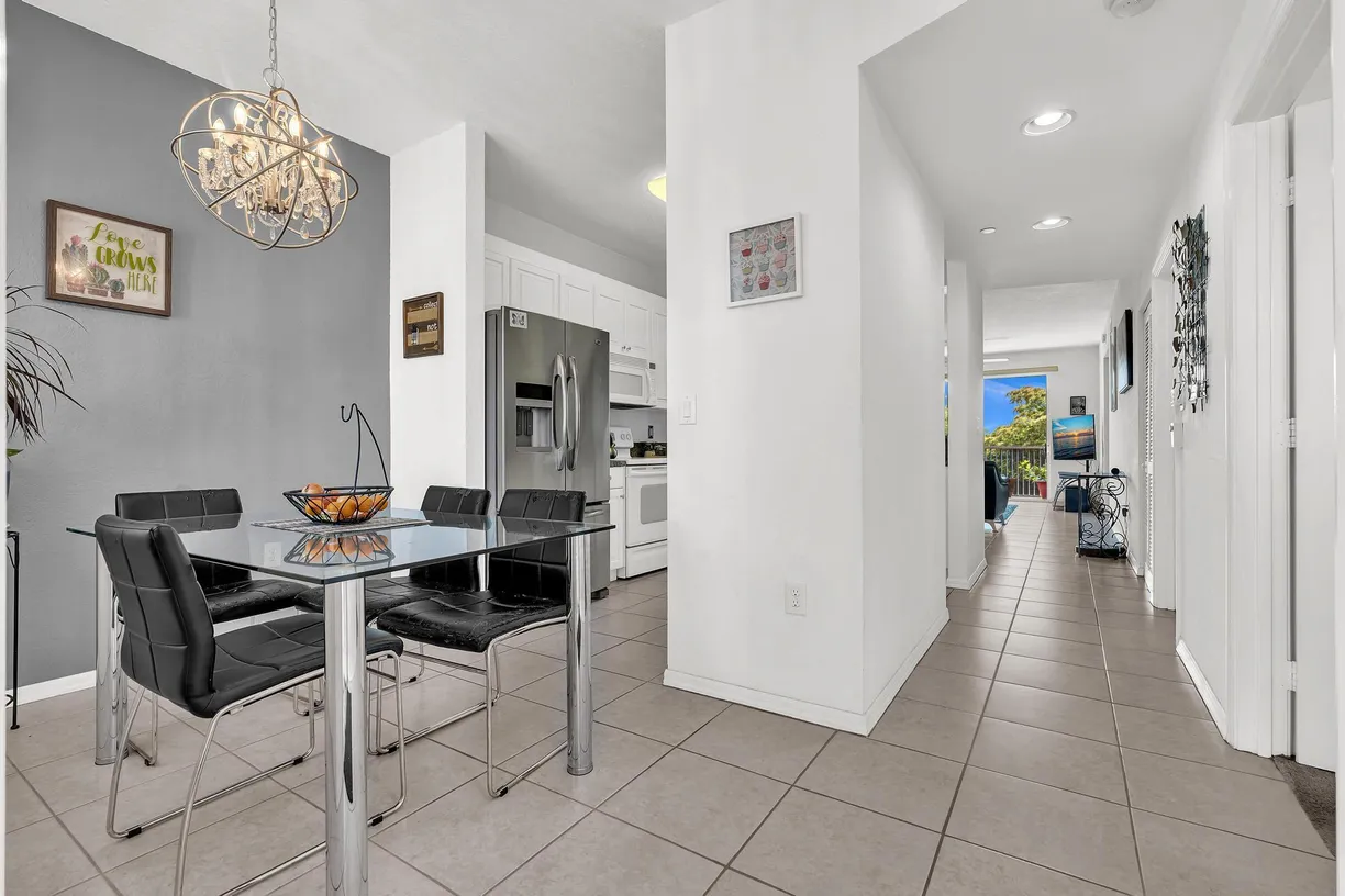 7735 Yardley Drive #305, Tamarac, FL 33321 Property for sale
