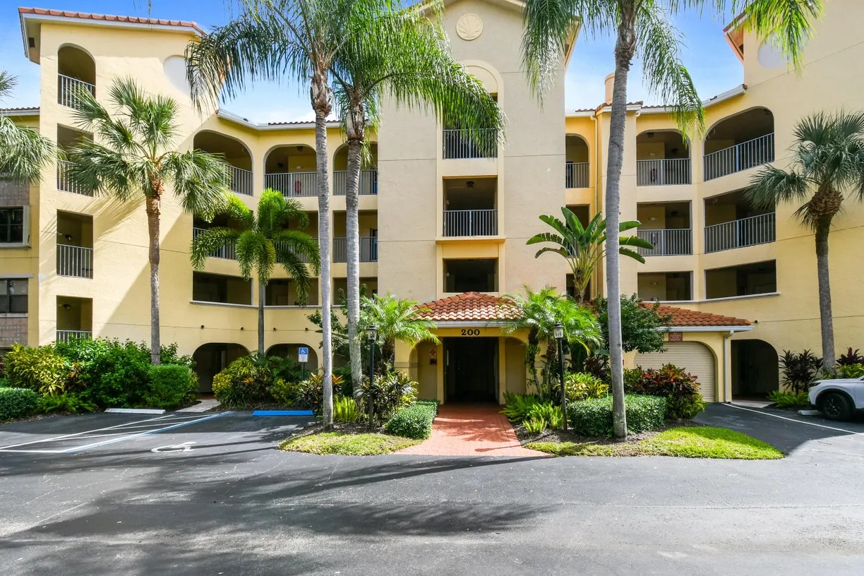 200 UNO LAGO Drive #403, Juno Beach, FL 33408 Property for sale