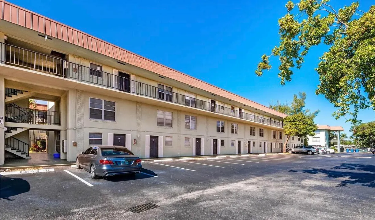 801 W Oakland Park Boulevard #B10, Oakland Park, FL 33311 Property for sale