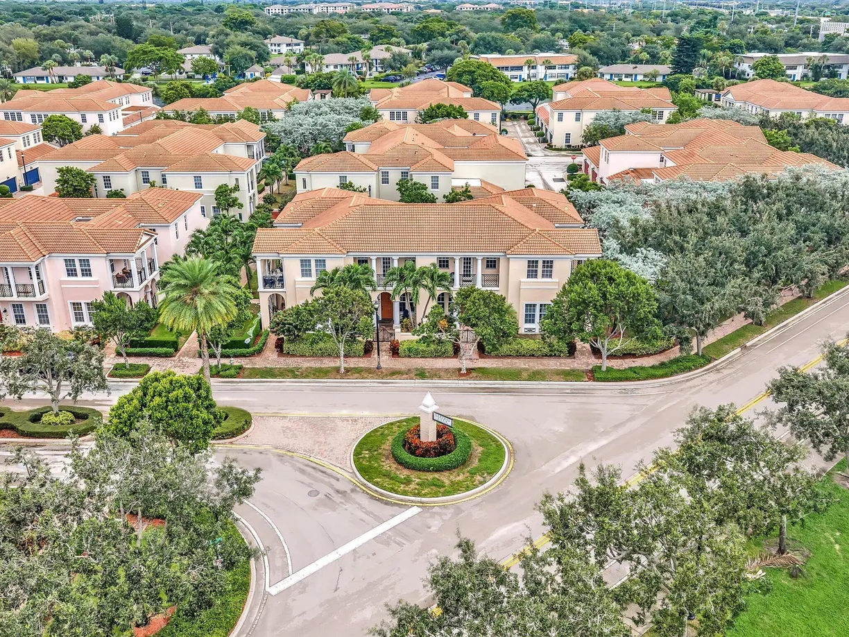 790 NW 83rd Lane, Boca Raton, FL 33487 Property for sale