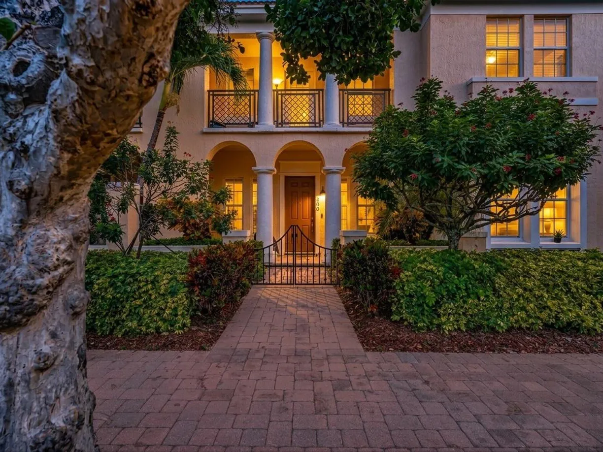 790 NW 83rd Lane, Boca Raton, FL 33487 Property for sale