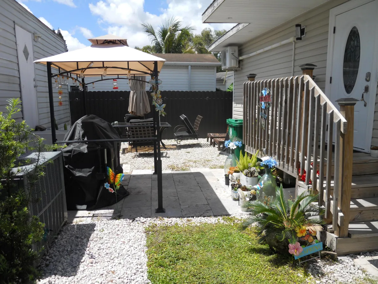 4633 SW 73rd Avenue #17, Davie, FL 33314 Property for sale