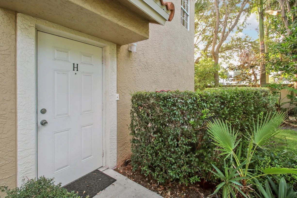 111 LIGHTHOUSE Circle #H, Tequesta, FL 33469 Property for sale