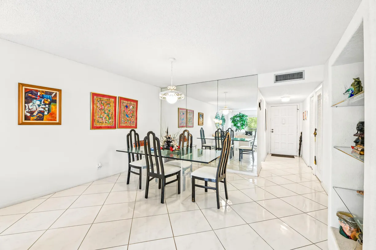 6260 S FALLS CIR Drive #303, Lauderhill, FL 33319 Property for sale