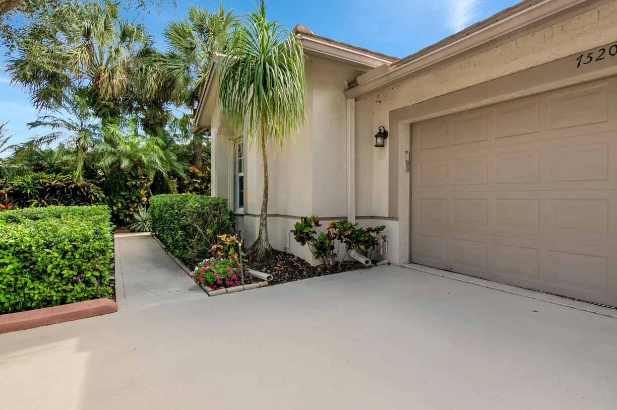 7520 Rockbridge Circle, Lake Worth, FL 33467 Property for sale