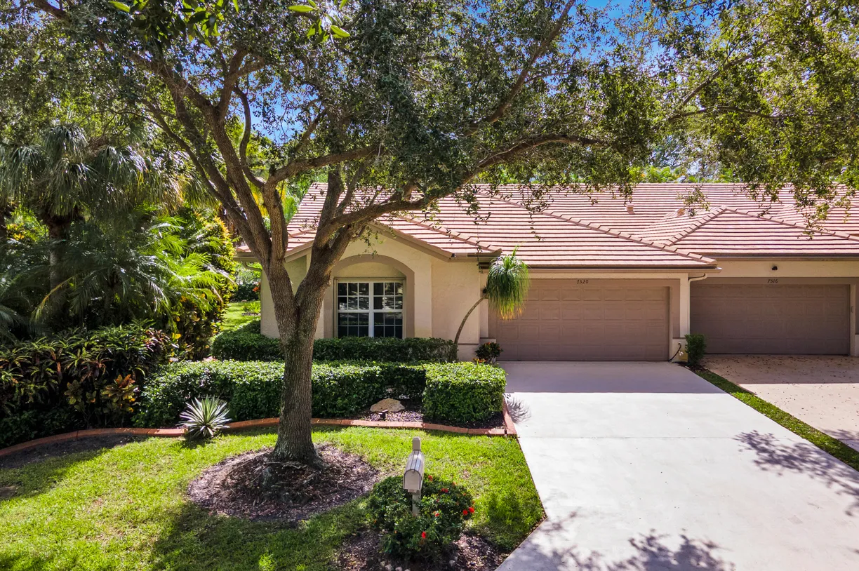 7520 Rockbridge Circle, Lake Worth, FL 33467 Property for sale