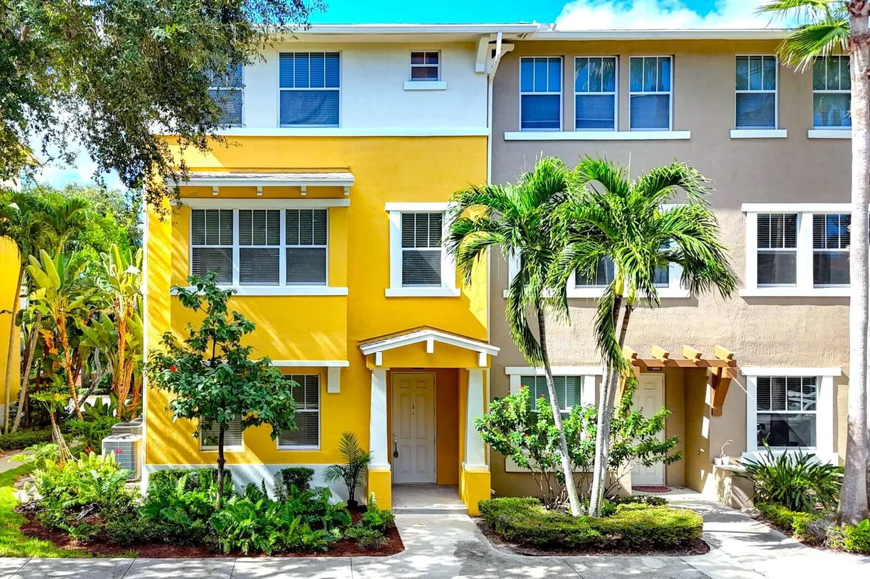 840 MARINA DEL RAY Lane #1, West Palm Beach, FL 33401 Property for sale