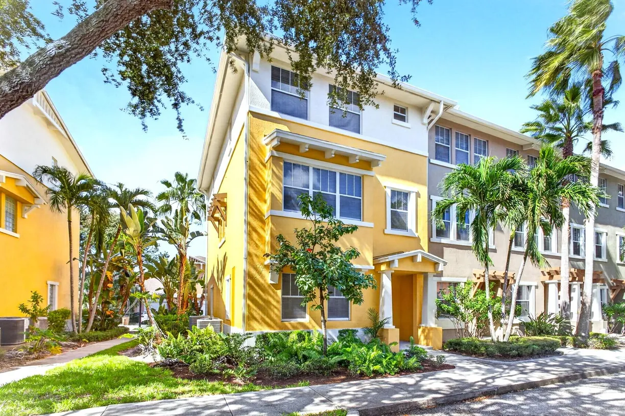 840 MARINA DEL RAY Lane #1, West Palm Beach, FL 33401 Property for sale