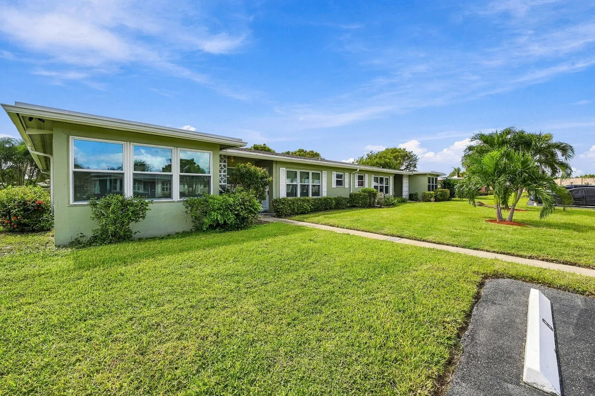 260 N High Point Boulevard #A, Boynton Beach, FL 33435 Property for sale