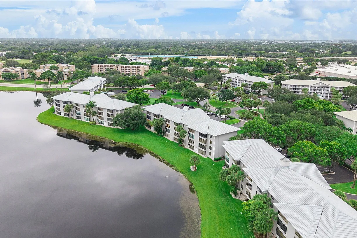 1528 Whitehall Drive #306, Davie, FL 33324 Property for sale