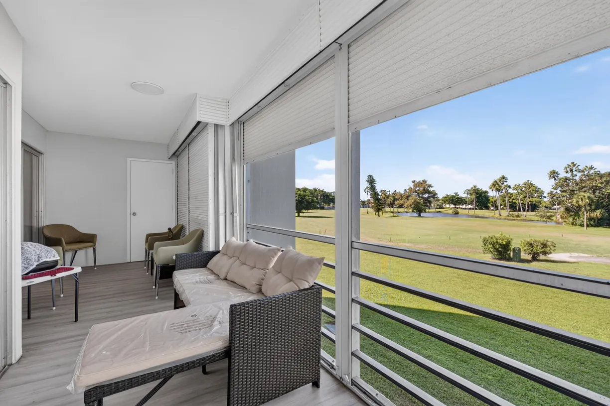 3871 VIA POINCIANA #202, Lake Worth, FL 33467 Property for sale