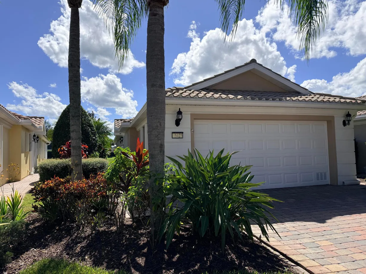 5425 DOMINICA Street, Vero Beach, FL 32967 Property for sale