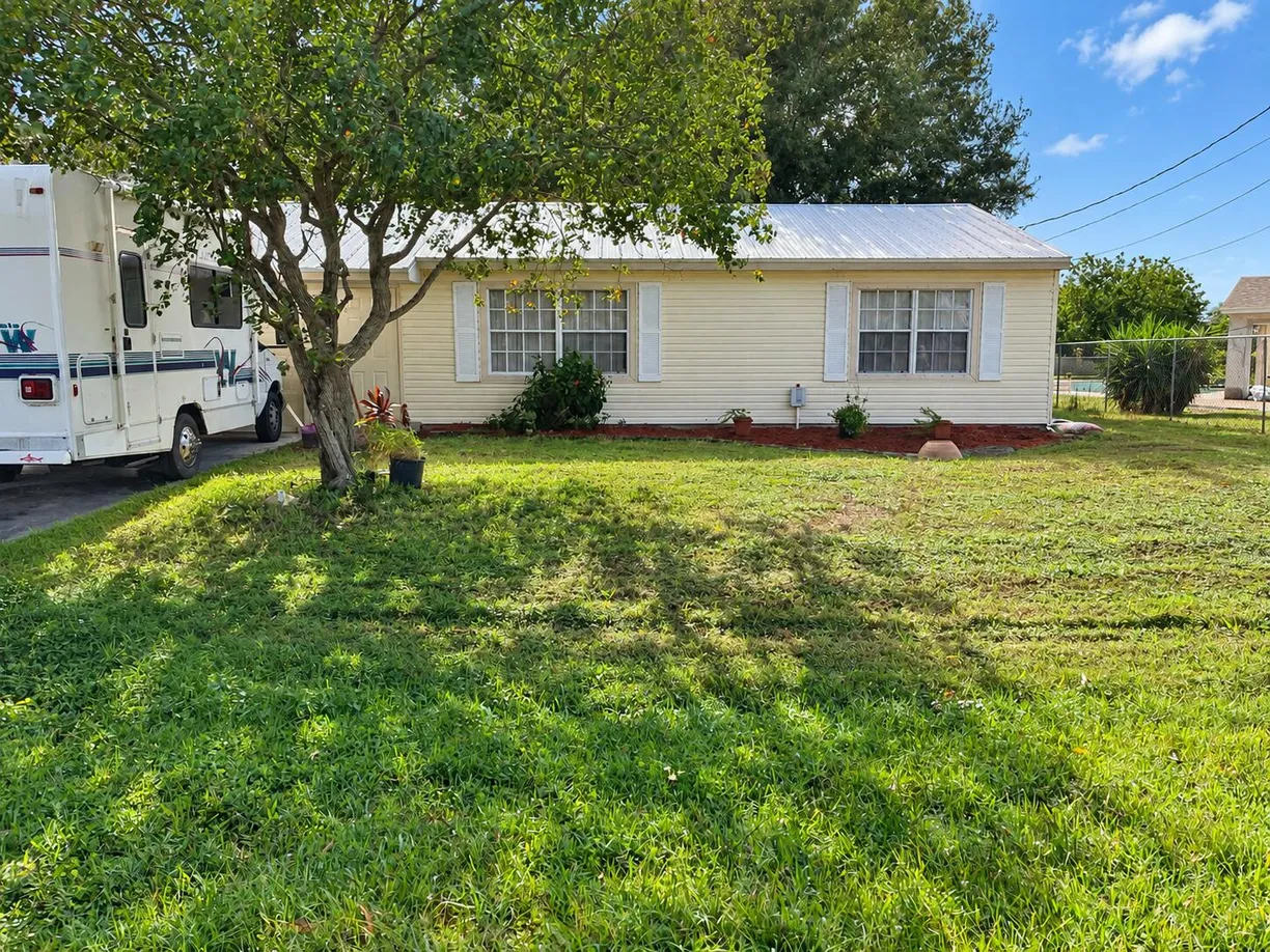 2210 SE FRIENDSHIP Street, Port St Lucie, FL 34952 Property for sale