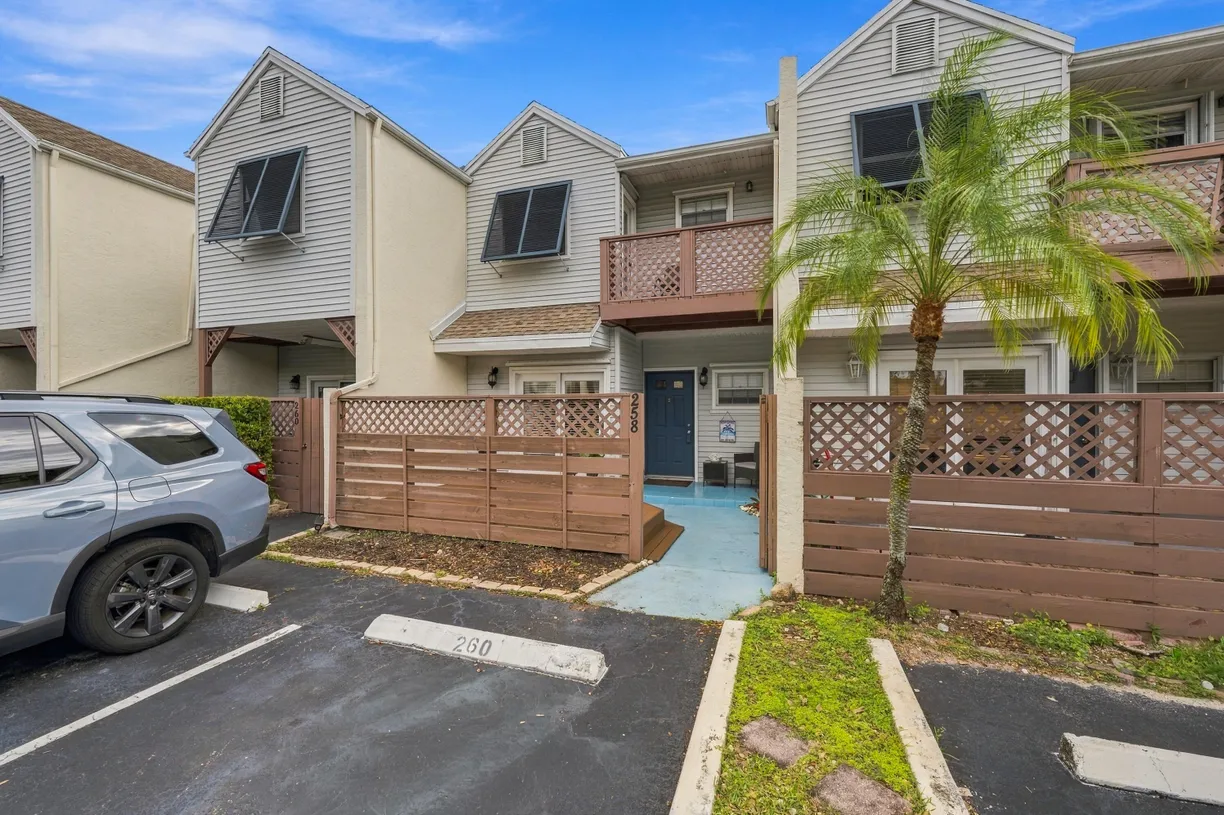 258 W HEMINGWAY Circle, Margate, FL 33063 Property for sale