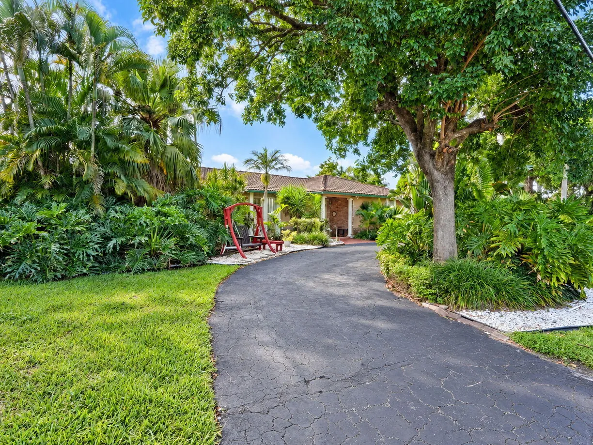 937 W Tropical Way, Plantation, FL 33317 Property for sale