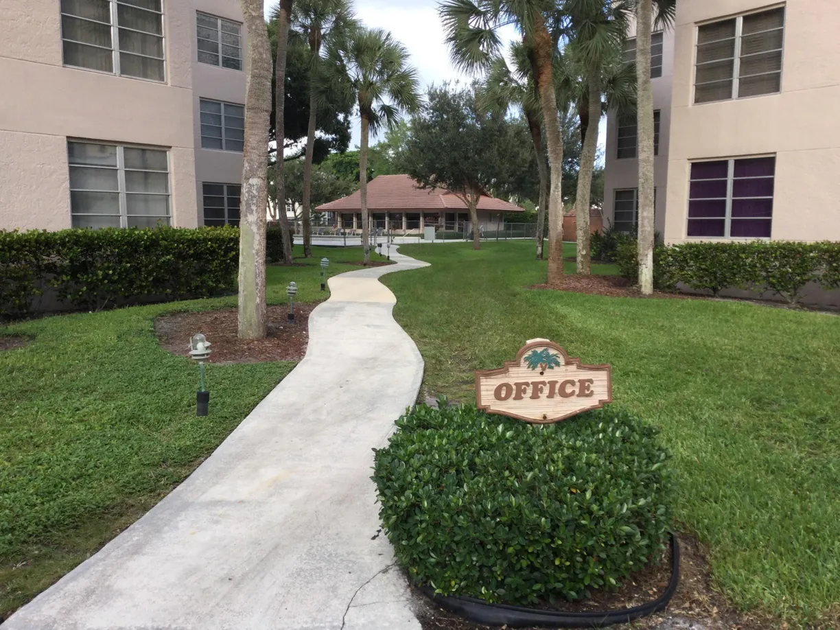 1920 Sabal Palm Drive #Apt 105, Davie, FL 33324 Property for sale