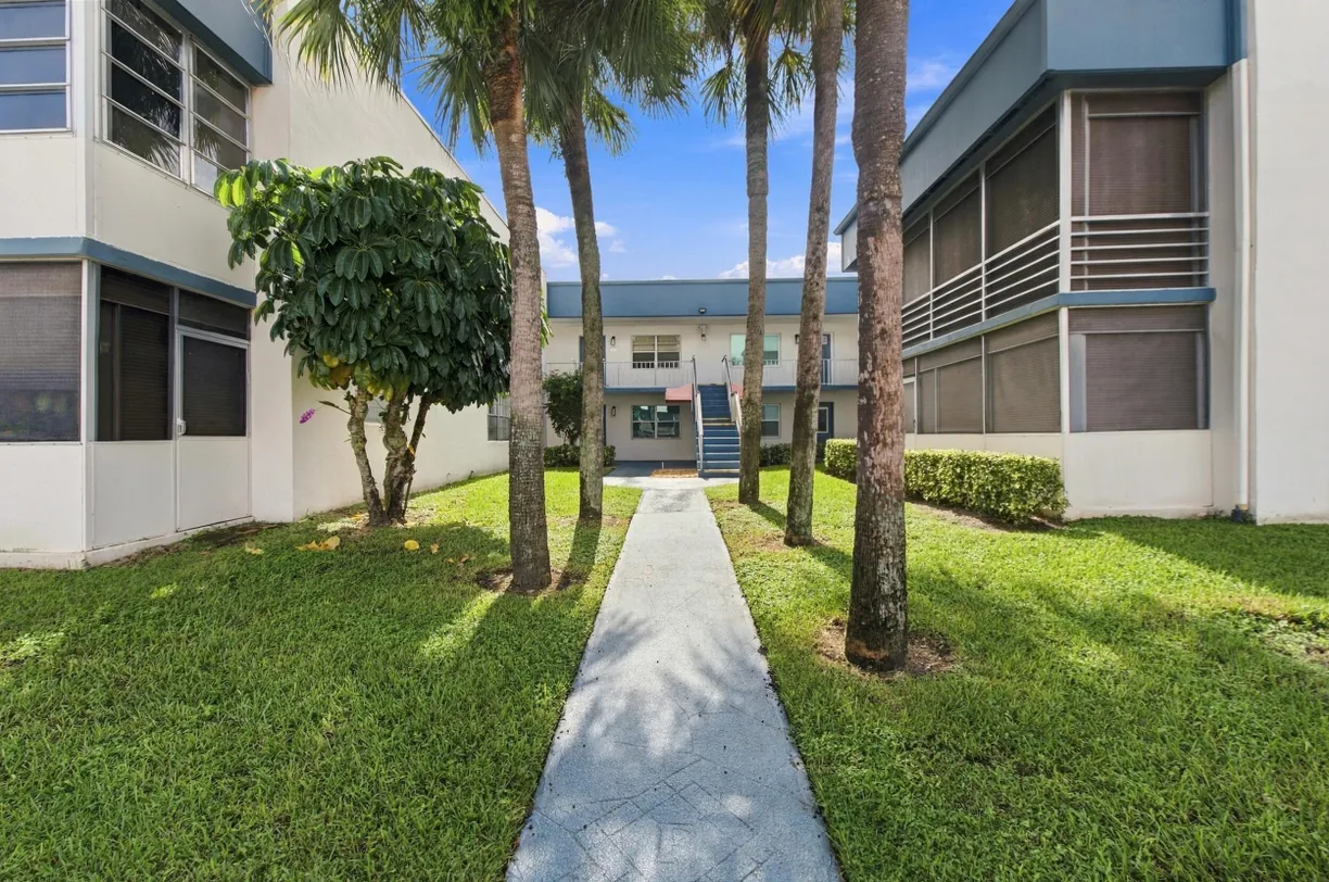 247 Normandy F, Delray Beach, FL 33484 Property for sale