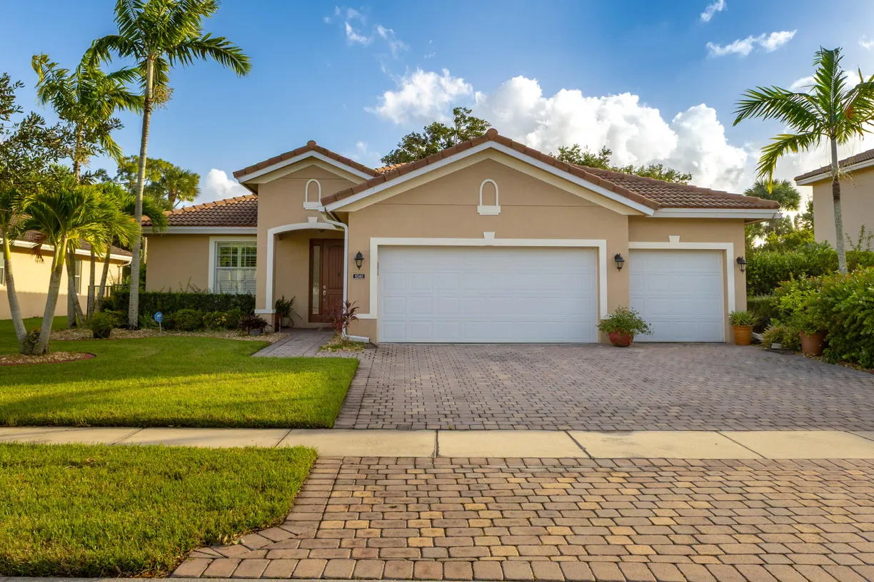 9340 Silent Oak Circle, West Palm Beach, FL 33411 Property for sale