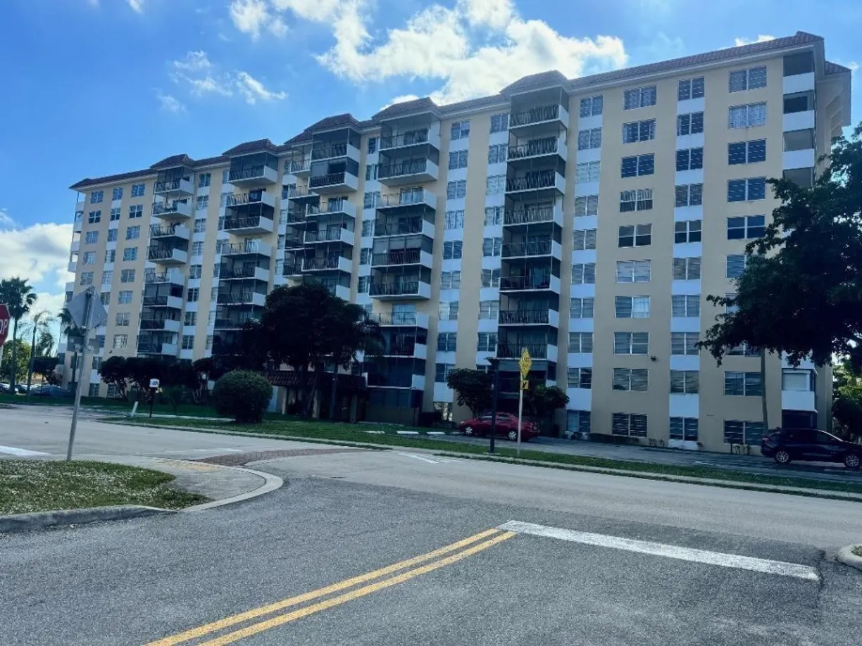 4174 Inverrary Drive #304, Lauderhill, FL 33319 Property for rent