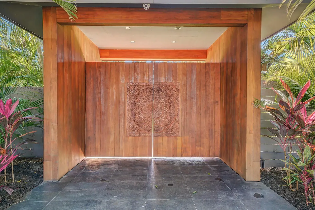 South Florida Real Estate | View 250 Essex Lane | Listing