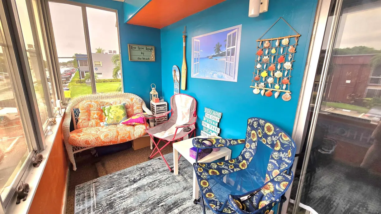 South Florida Real Estate | View 670 Flanders N, 670 | 1 Bed, 1 Bath