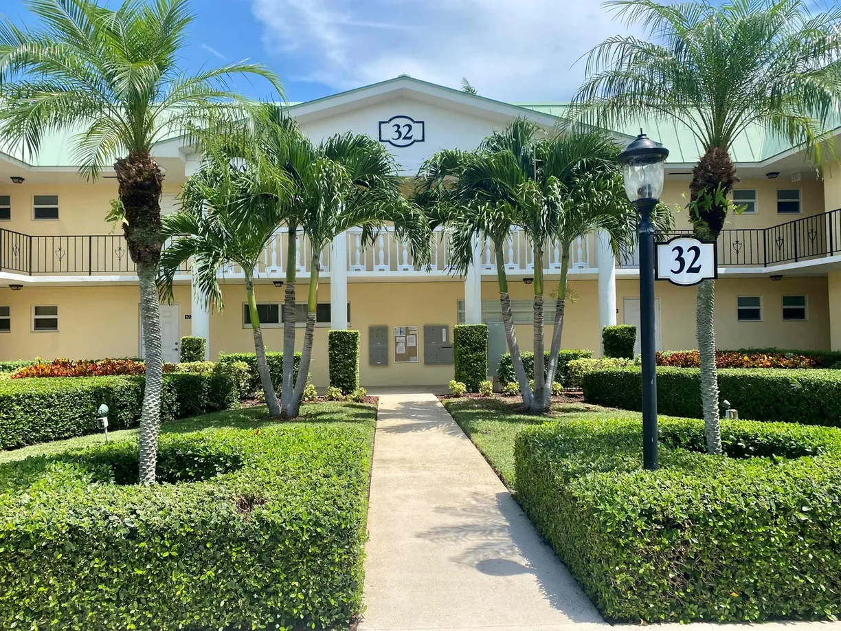 South Florida Real Estate | View 32 Colonial Club Drive, 102 | 1 Bed, 1 Bath