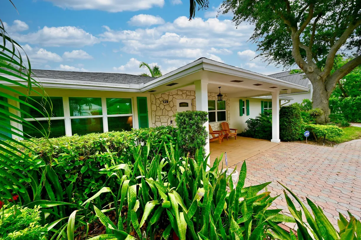 South Florida Real Estate | View 129 Alhambra Place | Listing