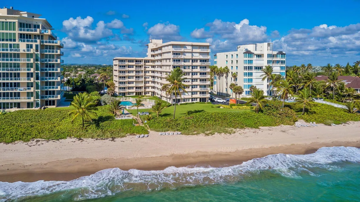 South Florida Real Estate | View 1069 Hillsboro Mile, 805 | 2 Beds, 1 Bath