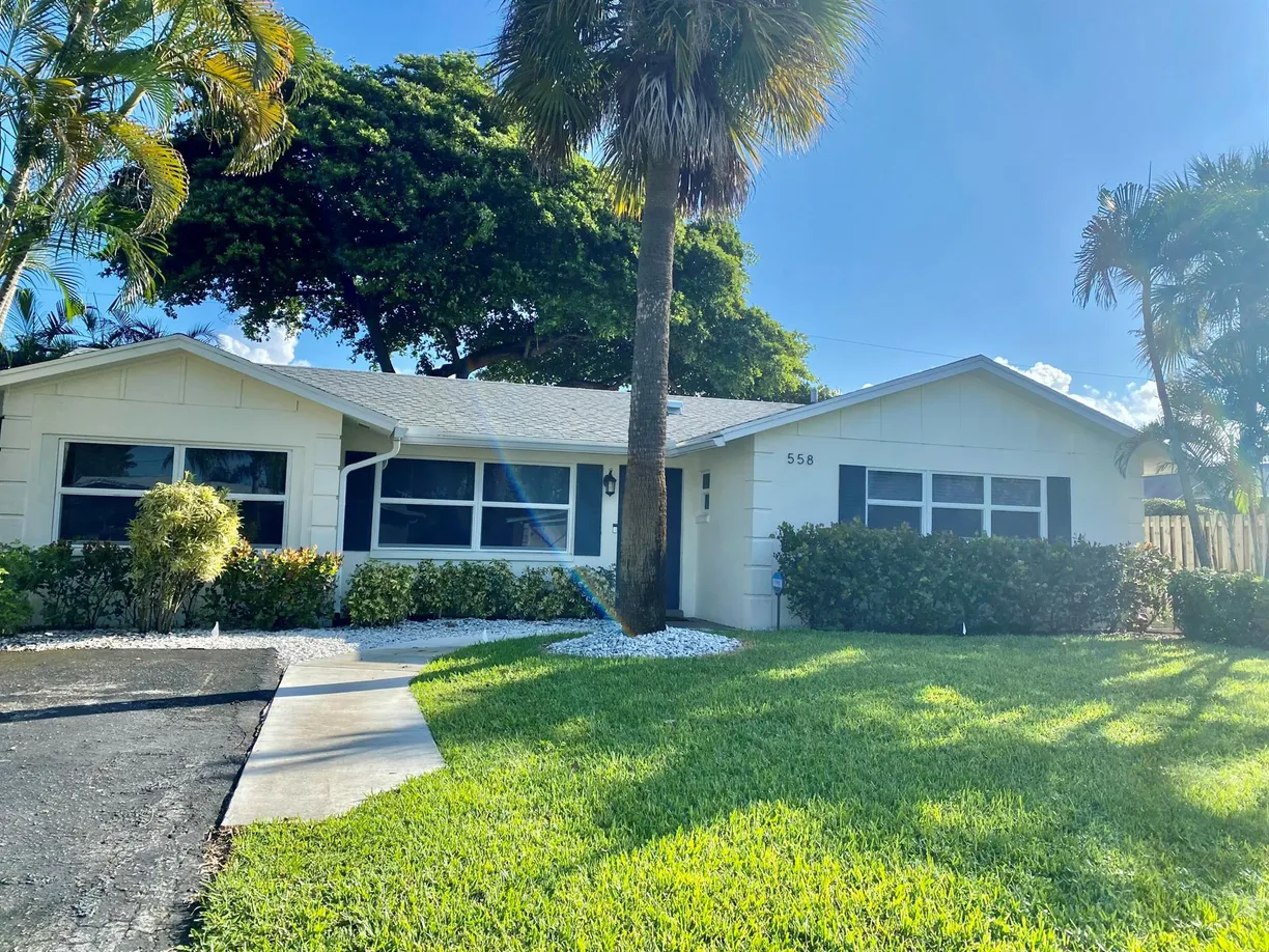 South Florida Real Estate | View 558 Ivy Avenue | 3 Beds, 2 Baths