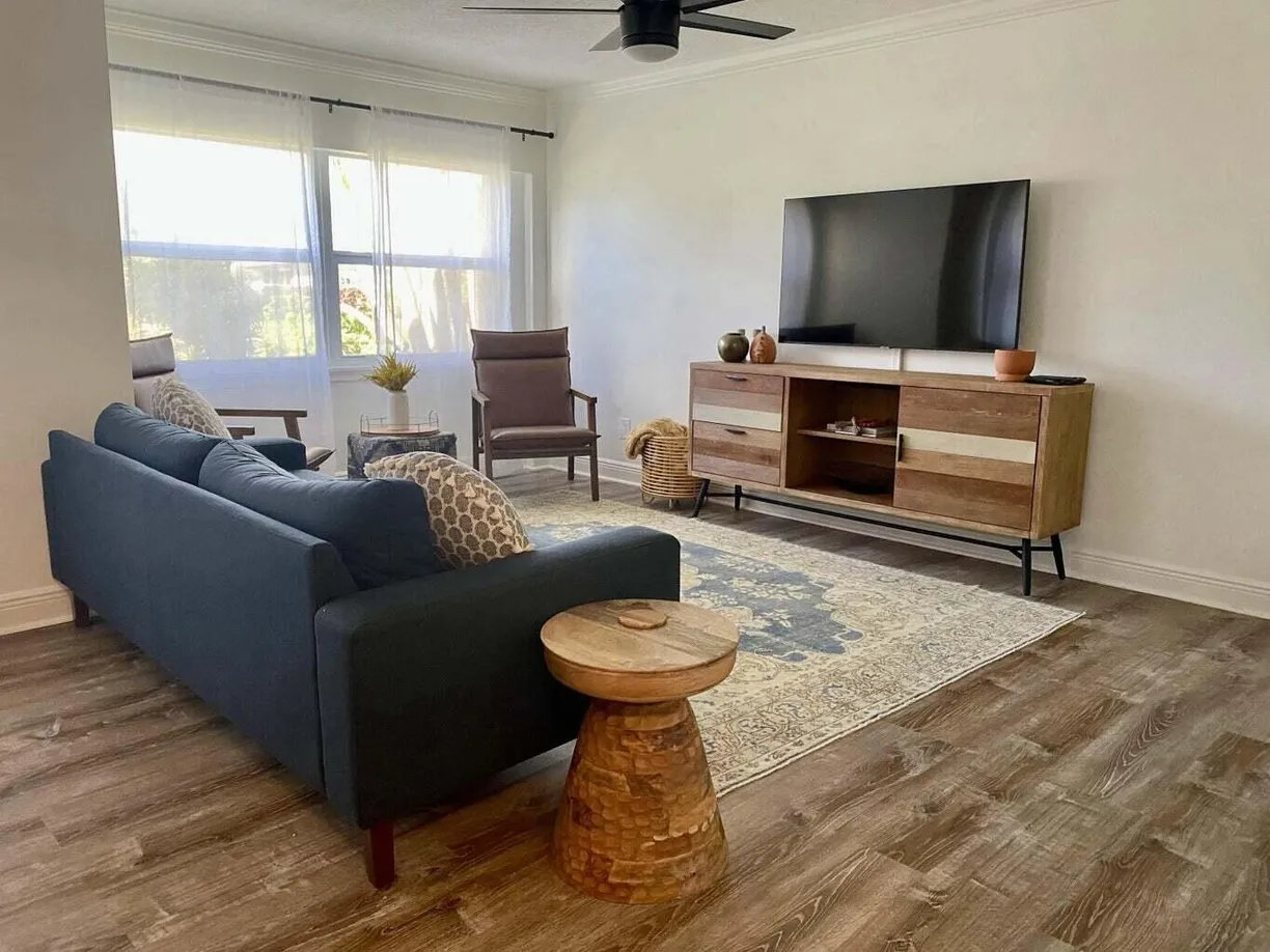 South Florida Real Estate | View 558 Ivy Avenue | Listing