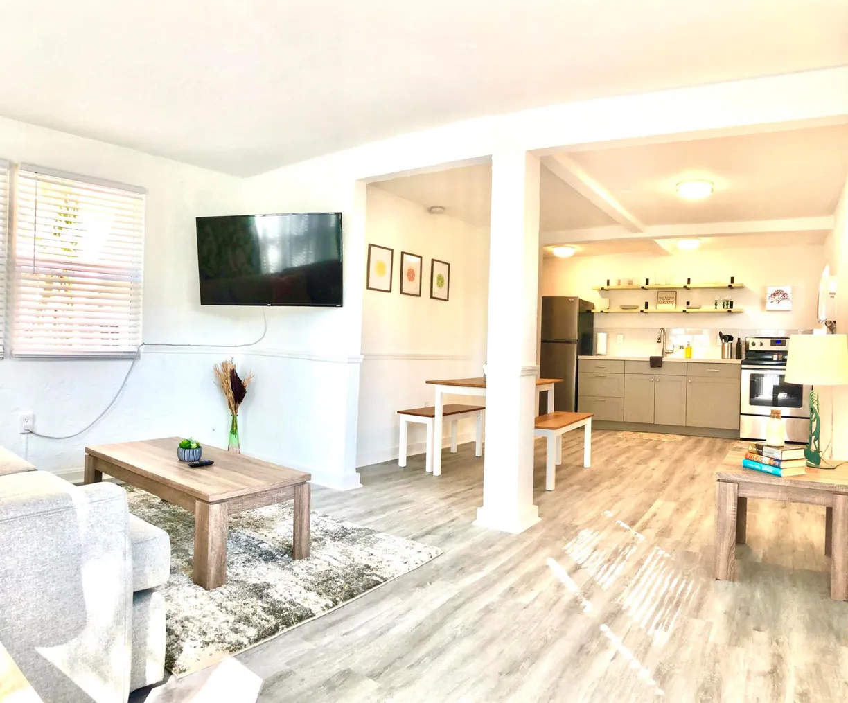 South Florida Real Estate | View 226 S Palmway, 1 | Listing