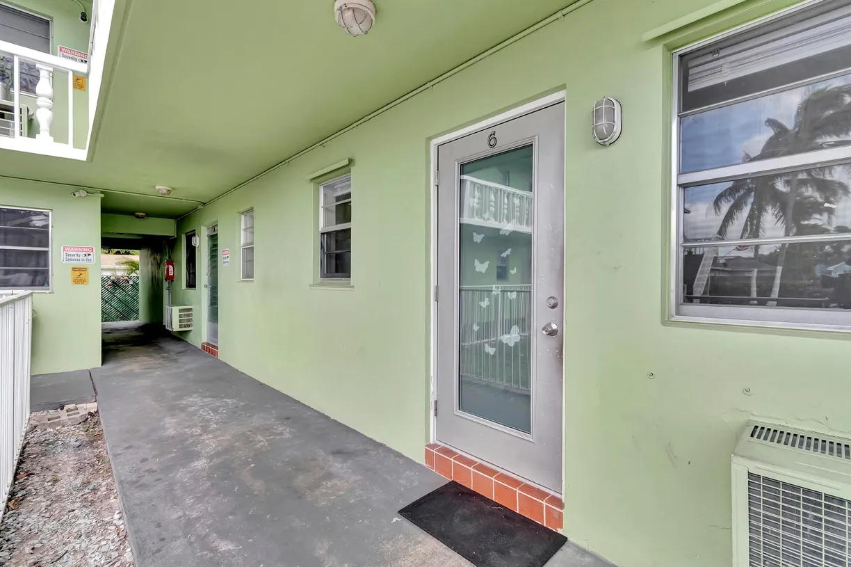 South Florida Real Estate | View 702 N L Street, 6 | Listing