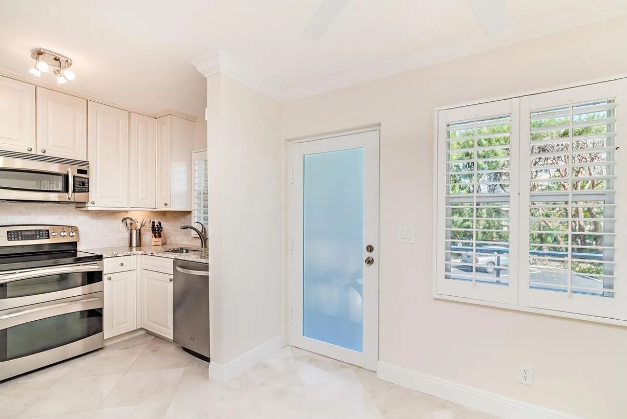 South Florida Real Estate | View 139 Sunrise Avenue, 202 | Listing