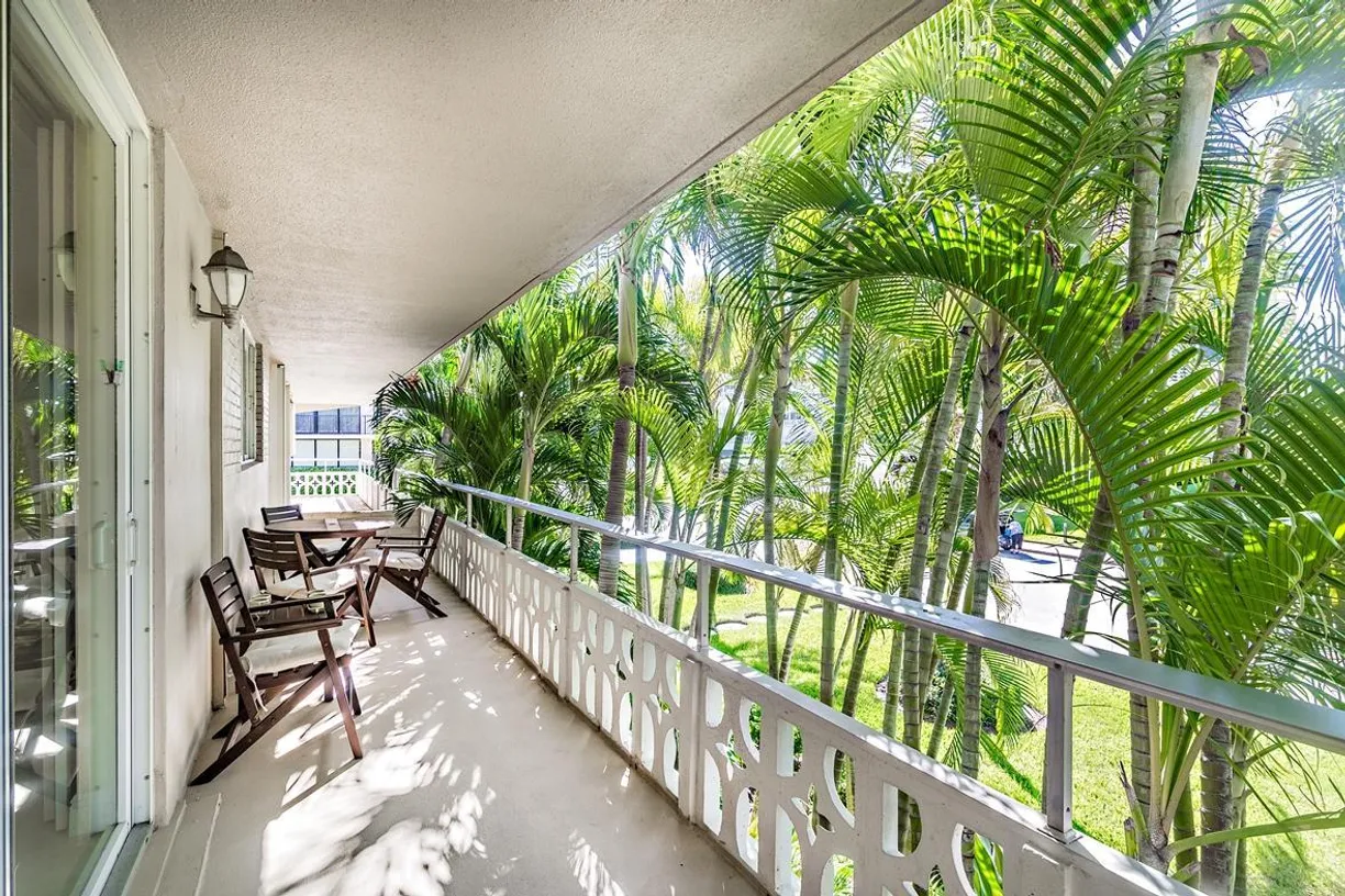 South Florida Real Estate | View 139 Sunrise Avenue, 202 | 2 Beds, 2 Baths