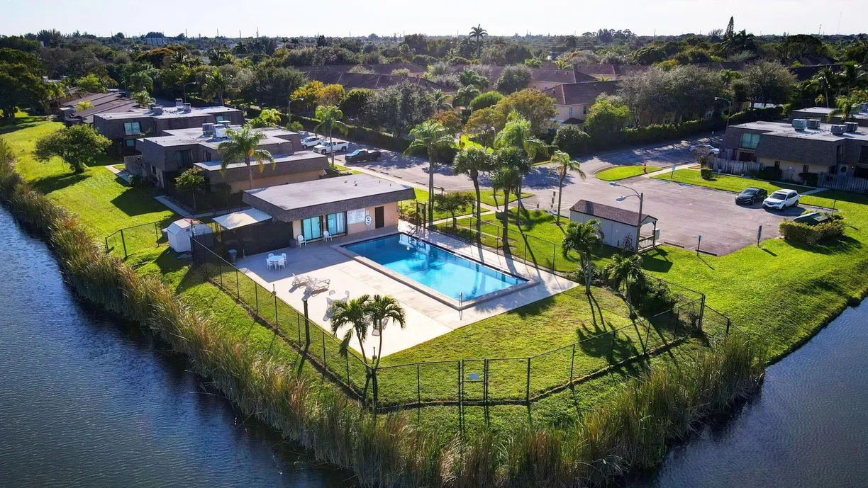South Florida Real Estate | View 1701 Waterview Circle | Listing