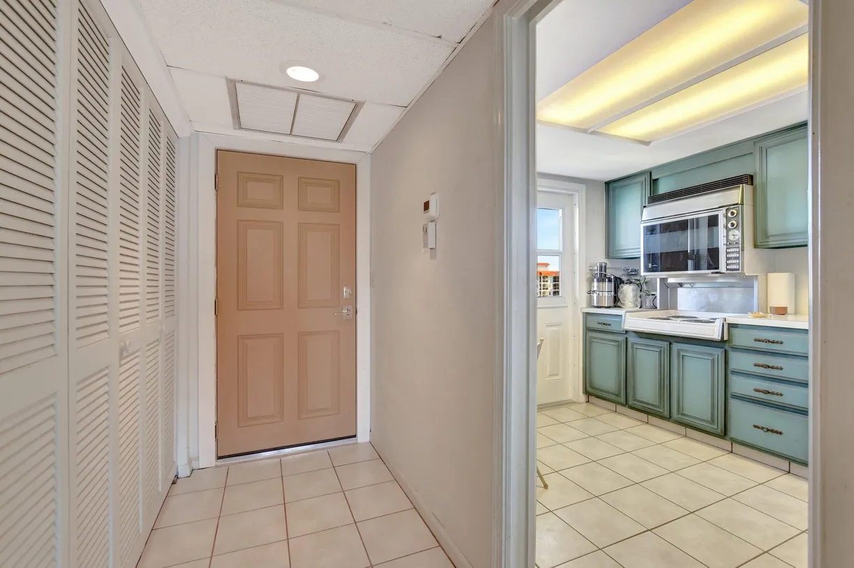 South Florida Real Estate | View 2871 N Ocean Blvd, R-544 | Listing