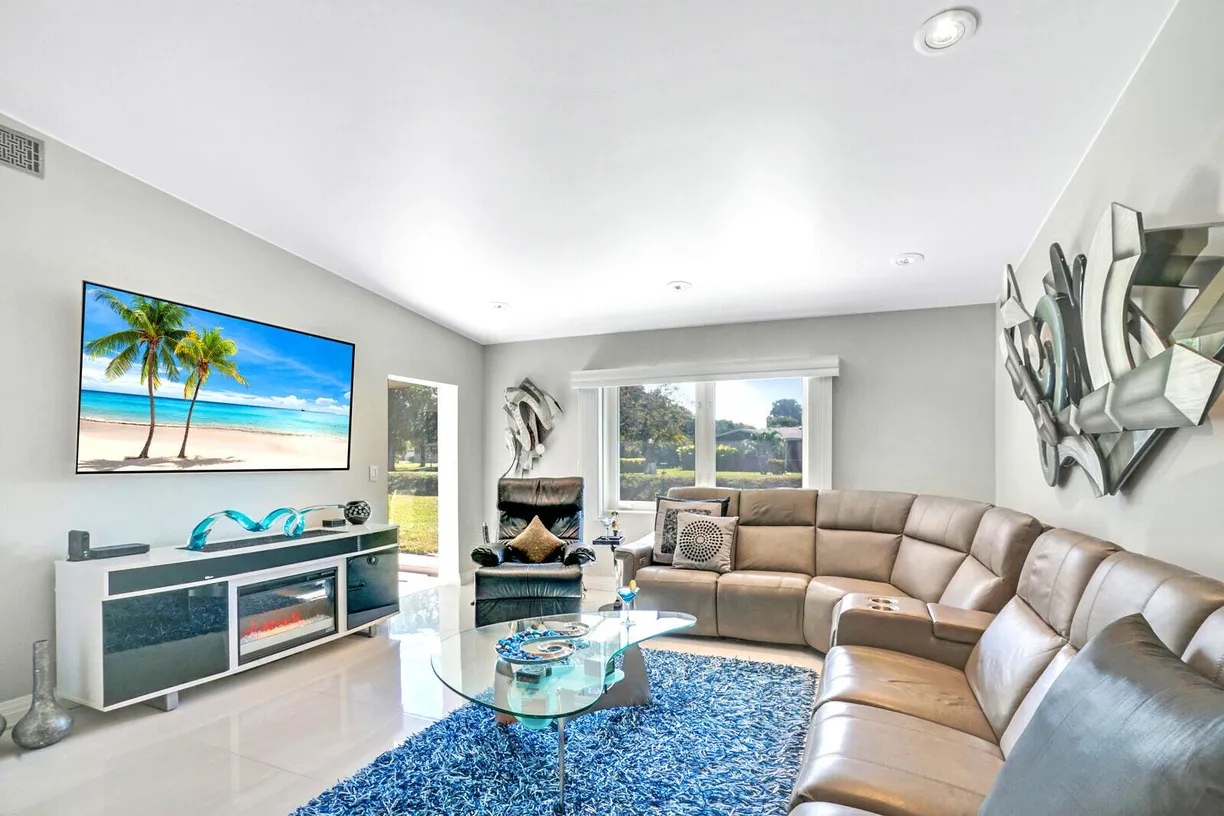 South Florida Real Estate | View 6140 Kings Gate Circle | 2 Beds, 2 Baths