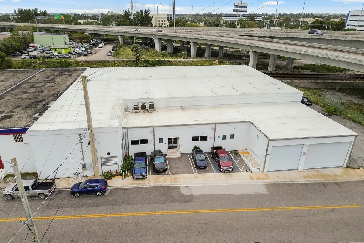 South Florida Real Estate | View 2725 Hillsboro Road