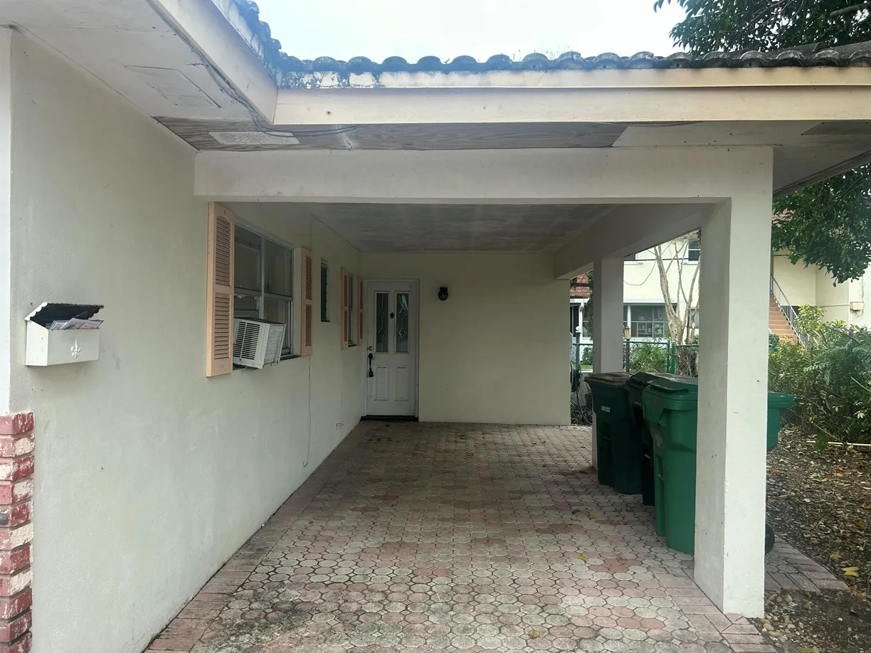 South Florida Real Estate | View 2010 NE 33rd Street | Listing